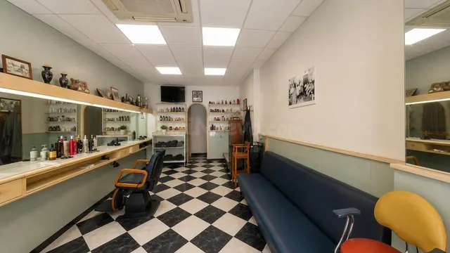 LOCAL COMERCIAL CON HISTORIA…. LISTO PARA ESCRIBIR LA SIGUIE - foto 2
