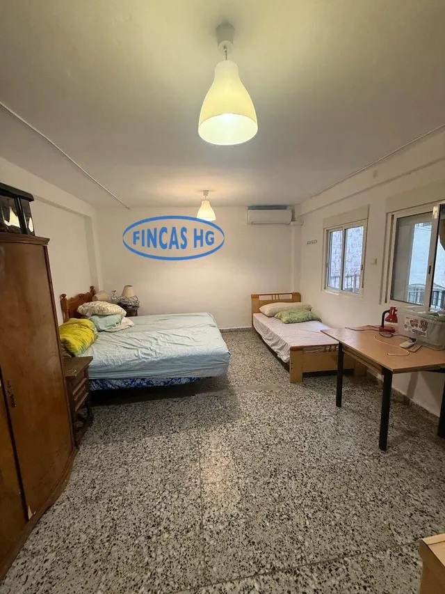 Amplio y luminoso piso reformado ubicado en el barrio de Carolinas junto a la Plaza Castellón — 22