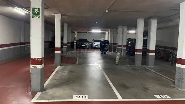 PLAZAS DE PARKING - foto 2
