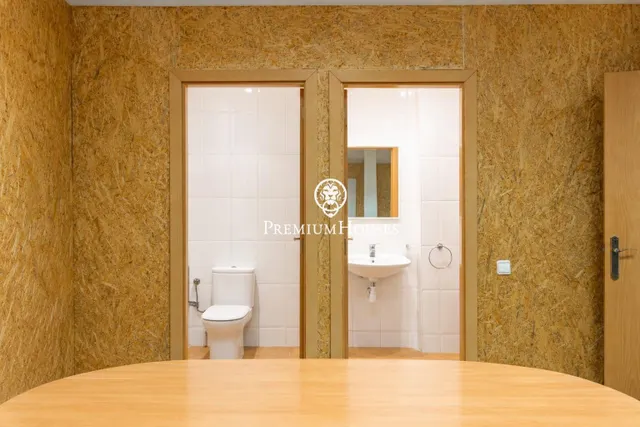 Amplia vivienda con ascensor, patio y terrazas — 36