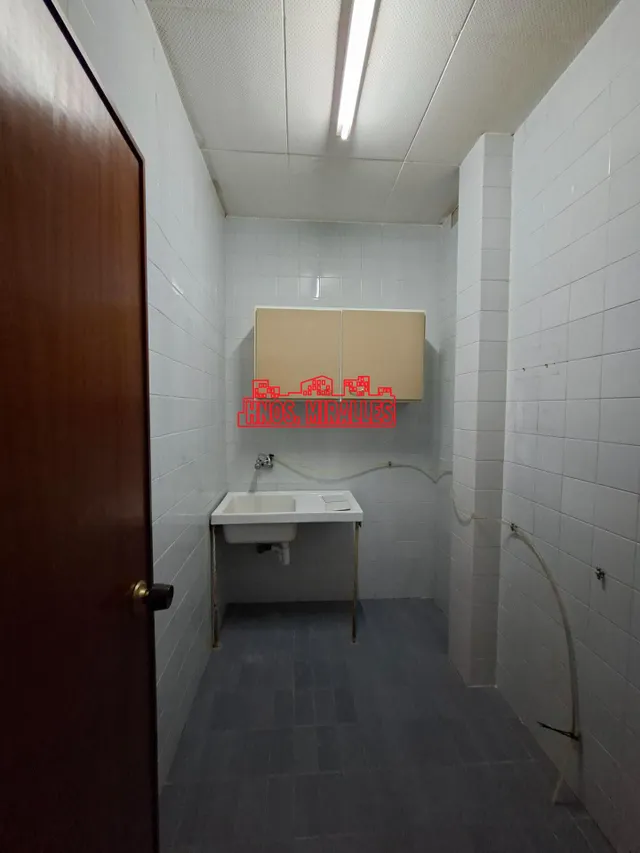 ¡¡ GRAN EDIFICIO EN ALQUILER CON 14 DESPACHOS, A 5 MINUTOS DEL AEROPUERTO !! — 19