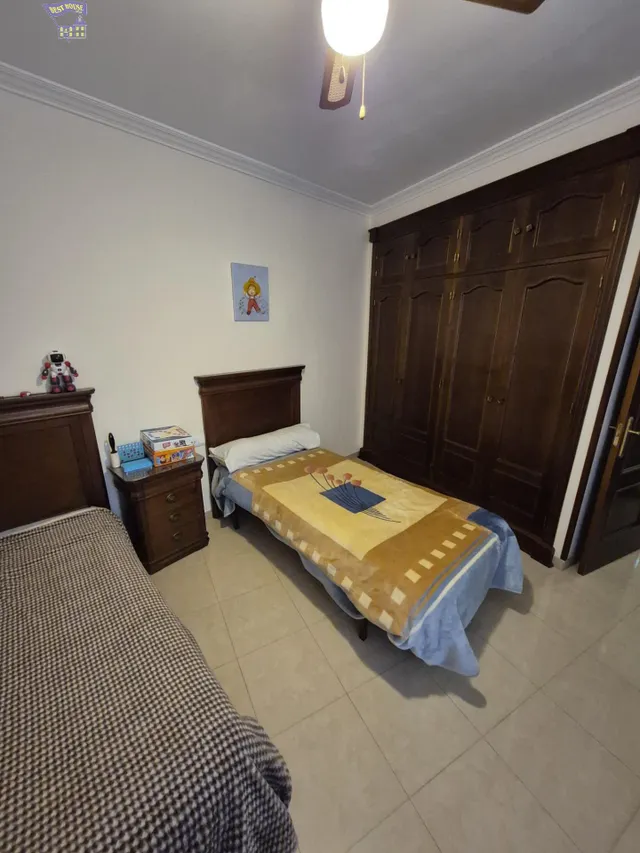 SE VENDE CASA EN ZONA CENTRO — 27