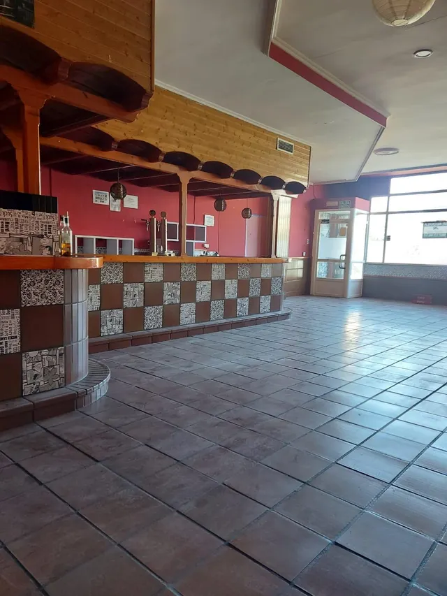 Local Comercial en zona Fuentesnuevas. — 3