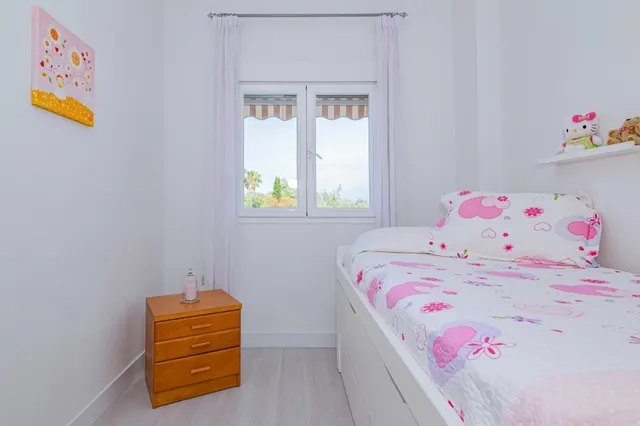 ¡Tu oasis junto a mar! Precioso piso de 2 dormitorios con terraza, piscina y garaje en Playa Poniente, Motril. — 20