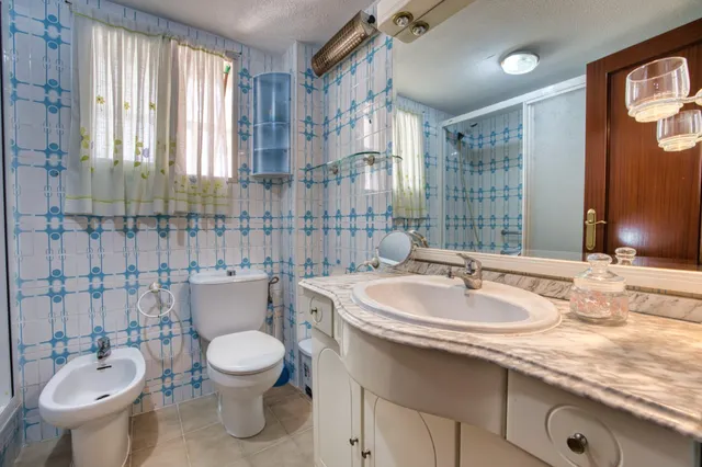 Vivienda de 4 dormitorios con terraza y urbanización en san blas — 20