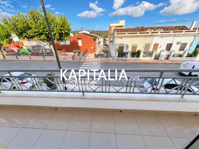 ESTUPENDA CASA ADOSADA CON GARAJE PRIVADO A LA VENTA EN ENGUERA — 26