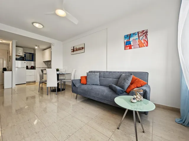 Apartamento reformado con vistas al mar en Campoamor - foto 3