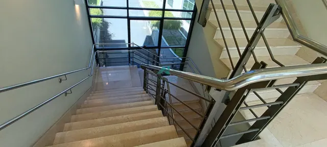 Se alquila oficina en Vitoria — 30