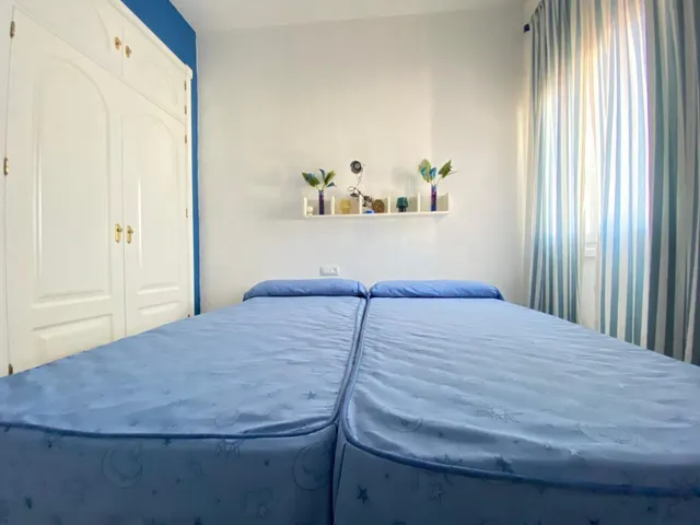 OPORTUNIDAD 2º PLANTA DE 4 DORMITORIOS A 3 MINUTOS DEL CENTRO DE LA CIUDAD — 28