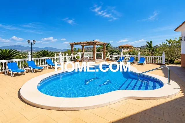 Villa independiente en una sola planta con piscina privada, jardín y licencia turística en Alhaurín de la Torre — 5