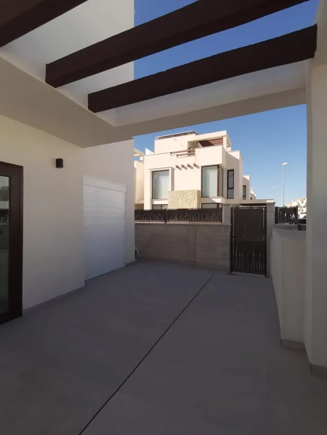 Villa con Piscina Privada y Jardín en Rojales — 30