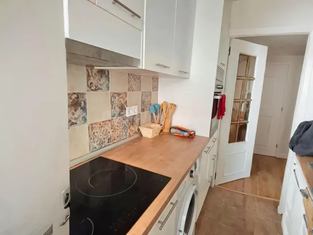 Piso reformado cerca del mar en un entorno tranquilo y conso - foto 5
