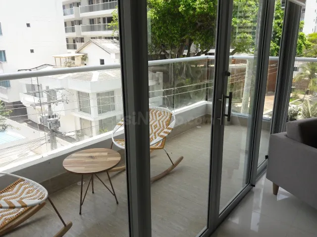 SE VENDE APARTAMENTO EN LA ZONA DE CIELO MAR - foto 2
