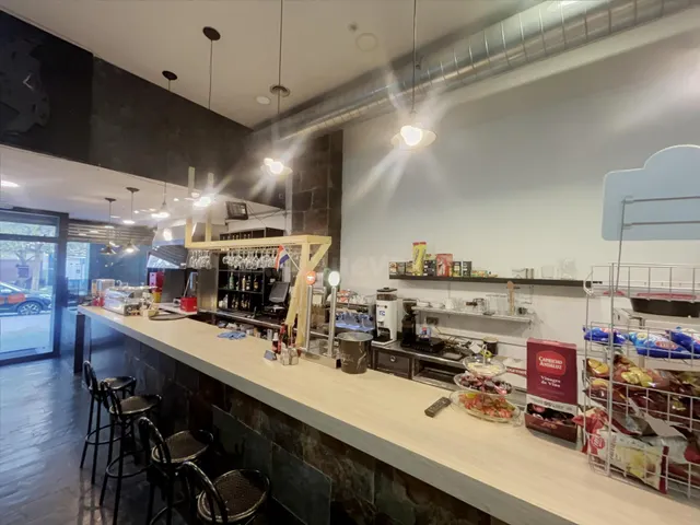 Local Comercial en Sant Pere Nord: Oportunidad Única de Inve - foto 3