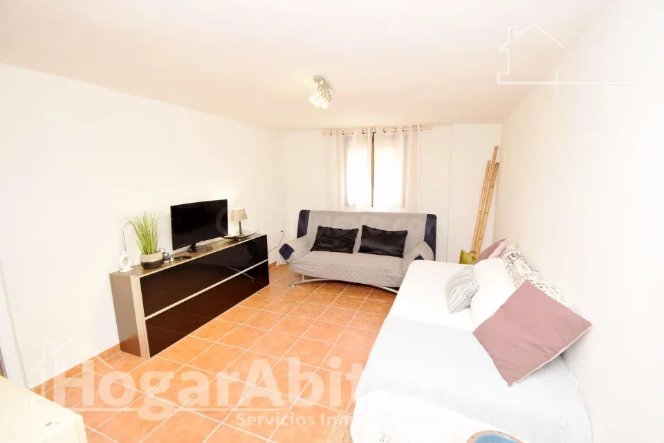 CHALET SEMINUEVO CON TERRAZA Y GARAJE