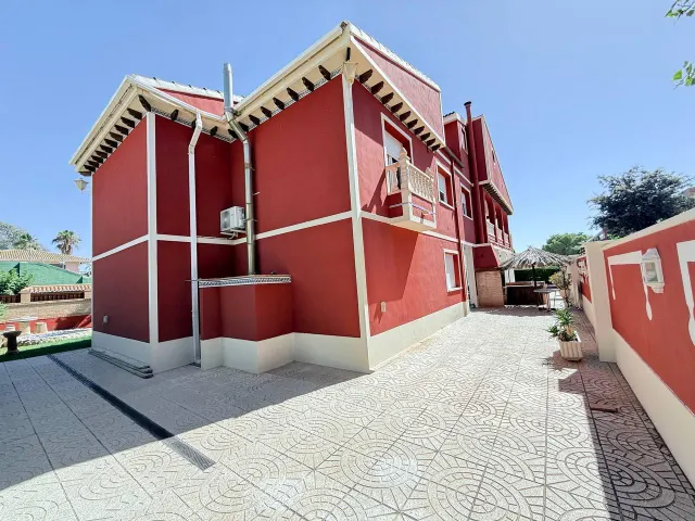 Espectacular chalet en Dehesa de Campoamor con piscina privada a 5 minutos andandoa la playa. — 35