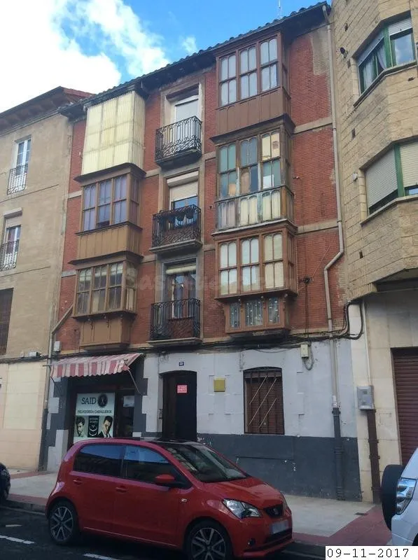 Se vende Piso OKUPADO en Calle Santa Lucia 40 Miranda de Ebr