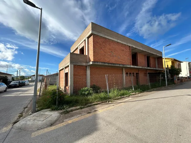 PARCELA CON ESTRUCTURA + PROYECTO BASICO y VISADO de OBRA — 6
