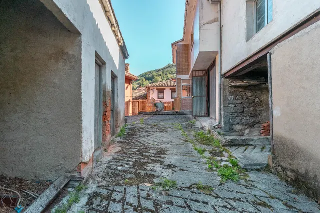 Estupenda propiedad, ¡lista para entrar a vivir entre montañas! Bello, concejo de Aller. — 36
