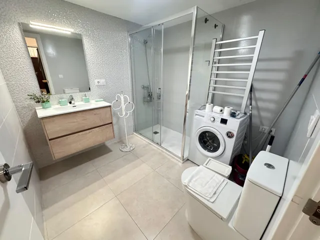 APARTAMENTO EN EXPLOTACIÓN TURÍSTICA — 26