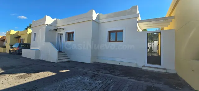 Chalet reformado en venta en Llíria, con piscina comunitaria — 2