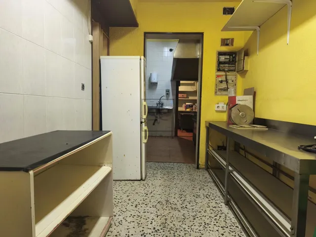 LOCAL COMERCIAL EN ULTRAMAR-FERROL — 10