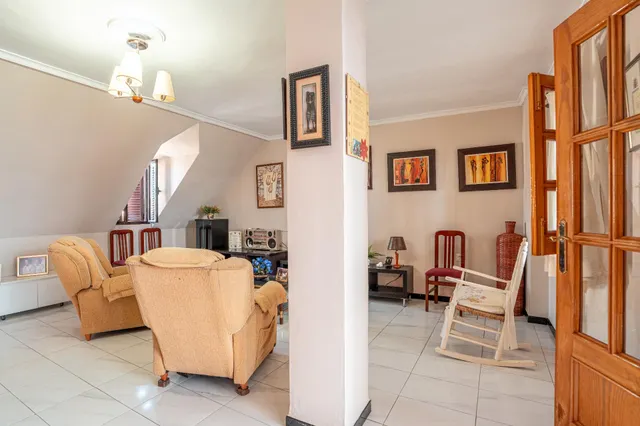 Espectacular vivienda de más de 200 m2 con 4 dormitorios, 3 baños y gran azotea — 19