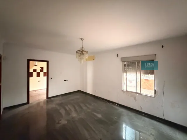 Casa de dos plantas con patio y terraza en El Monumento, San Juan de Aznalfarache — 5