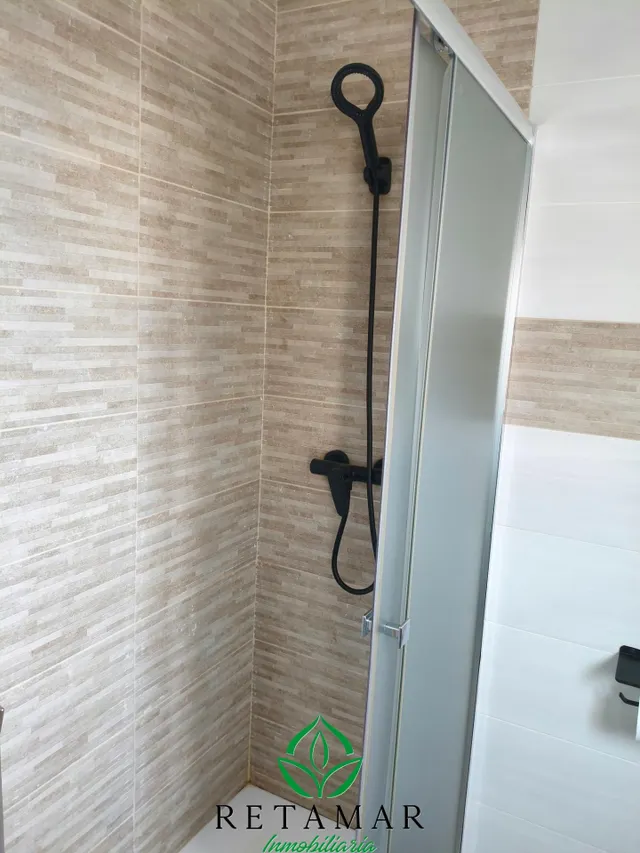 Apartamento reformado junto al río con terraza, listo para entrar a vivir o rentabilizar desde el primer día. — 9