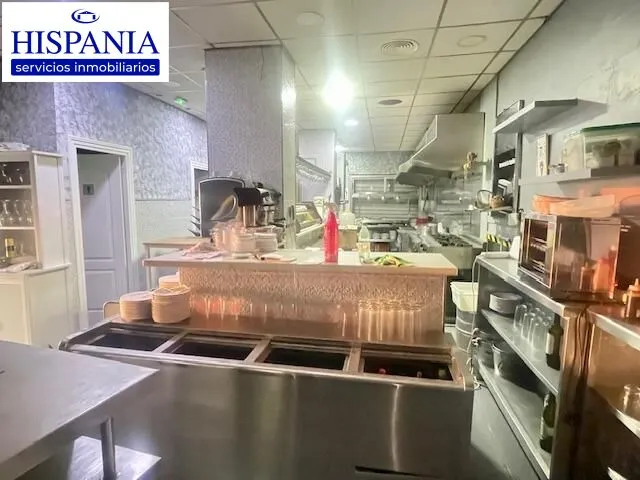Se vende local en pleno Paseo Marítimo con licencia. — 5
