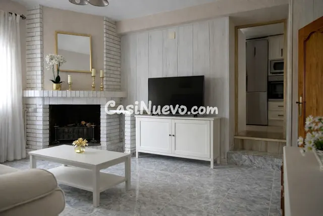 Casa de 3 alturas con chimenea y gran terraza en Abenójar - foto 5
