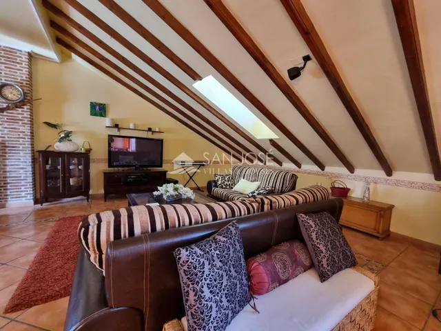 SE VENDE VILLA DE LUJO EN HONDON DE LOS FRAILES — 42