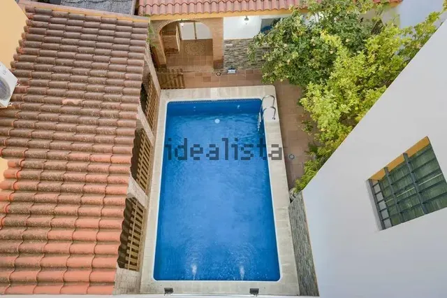 Chalet adosado en venta en Calle Bolivia — 12