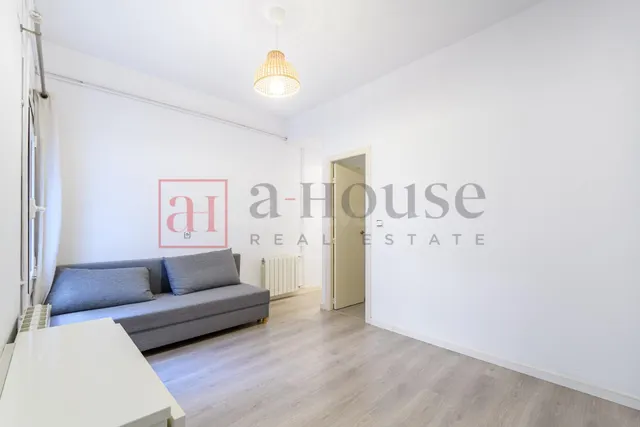 Piso listo para entrar a vivir con balcón en sant gervasi — 3