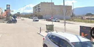 SE VENDE local comercial OKUPA en C AVENIDA JAEN 19 BAJ LOC - foto 2