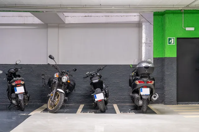 Parking de moto 2m² en alquiler - Eixample — 29