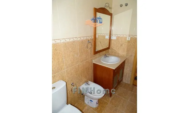 CASA ADOSADA EN VENTA EN GERENA – 3 DORMITORIOS, PATIO, TERRAZA Y CHIMENEA — 8