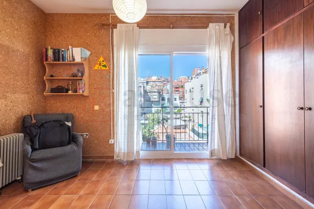 ÁTICO A REFORMAR CON BALCON EN LA VILA DE GRACIA — 2
