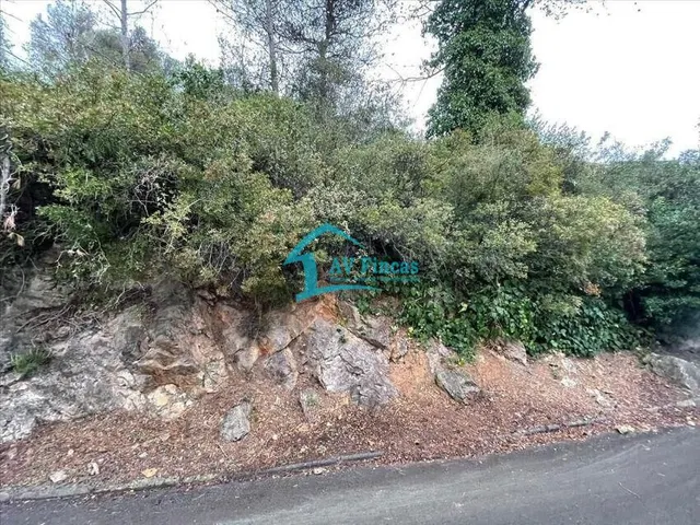 TERRENO URBANO EN VALLIRANA (Barcelona). — 5