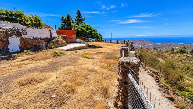 Finca exclusiva en Vilaflor · 2 viviendas, viñedo, bodega y piscina — 77