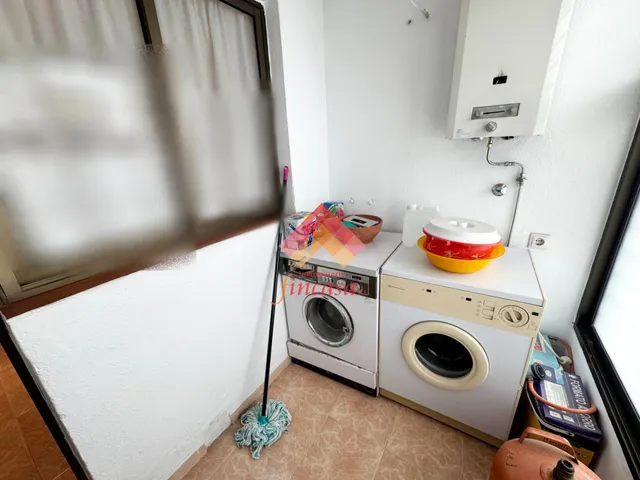 ¡AMPLIO PISO CON COCHERA CERRADA EN EL CENTRO! — 3