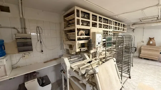 Amplio Local Comercial en Puerto de Castellón por €250,000 — 16
