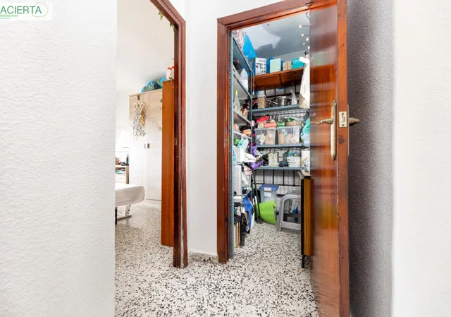 En Venta Piso de 4 dormitorios con ascensor, ideal para reformar a tu gusto. — 21