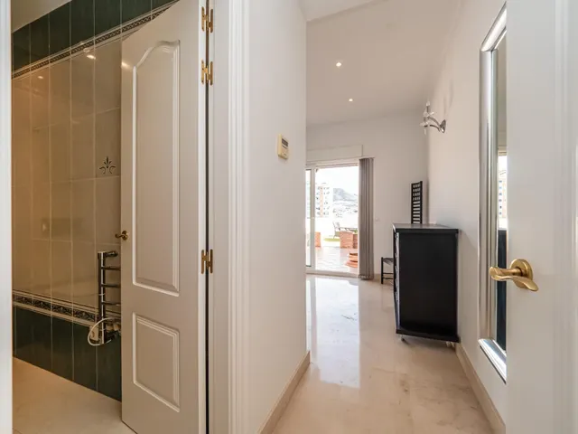 VENTA DE ÁTICO EN PASEO MARÍTIMO DE LOS BOLICHES, FUENGIROLA. 2 DORMITORIOS, TERRAZA Y VISTAS AL MAR — 38