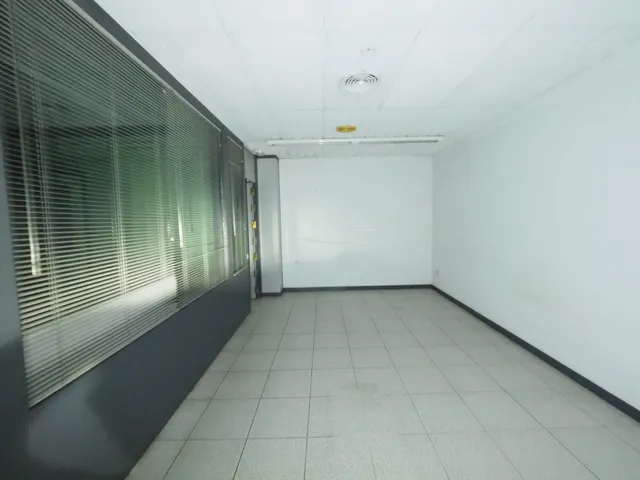 SE VENDE LOCAL COMERCIAL EN MATARÓ — 10