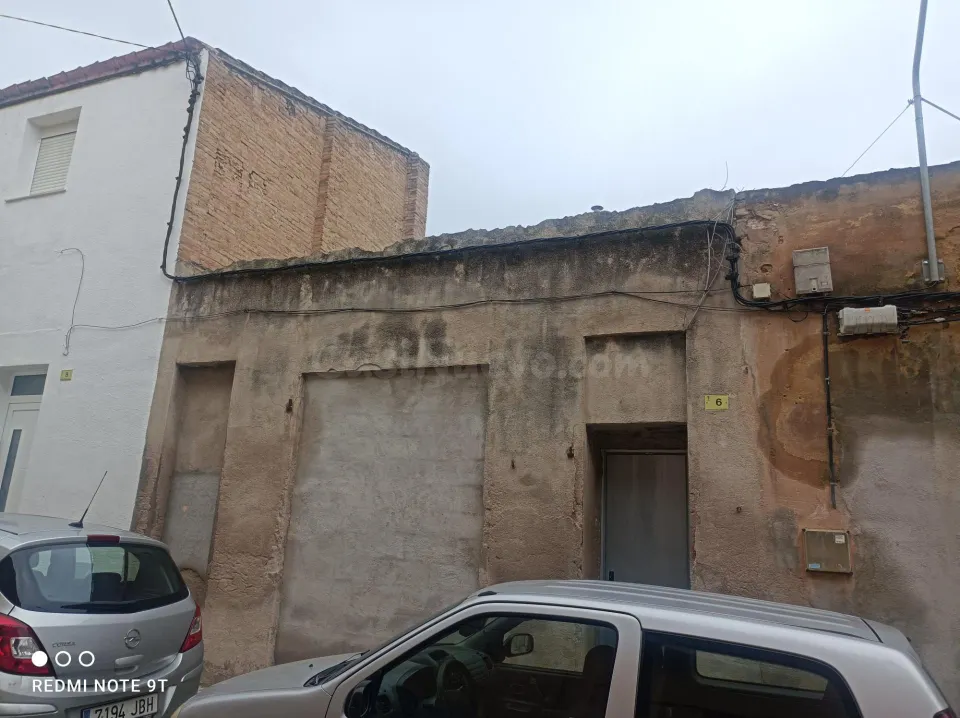 SOLAR URBANO EN SANT LLATZER