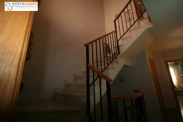 PRECIOSA CASA ADOSADA EN POLÍGONO 3, PARA ENTRAR A VIVIR — 38