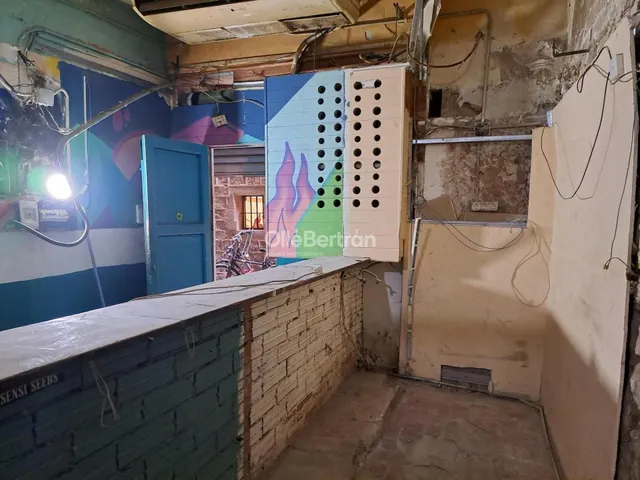 LOCAL COMERCIAL EN VENTA EN CALLE DEL CORREU VELL — 5