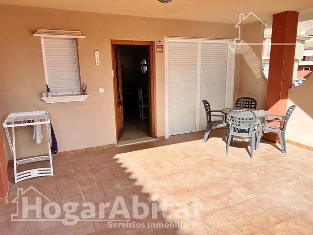 Bonito bajo, acogedor y lleno de luz natural en residencial con piscina y terraza — 11