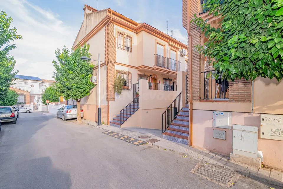 OPORTUNIDAD EN VENTA DE CASA ADOSADA DE 3 DORMITORIOS EN HIJAR